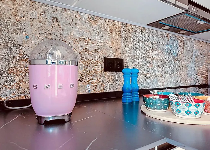 Alhambra Deco Homtels